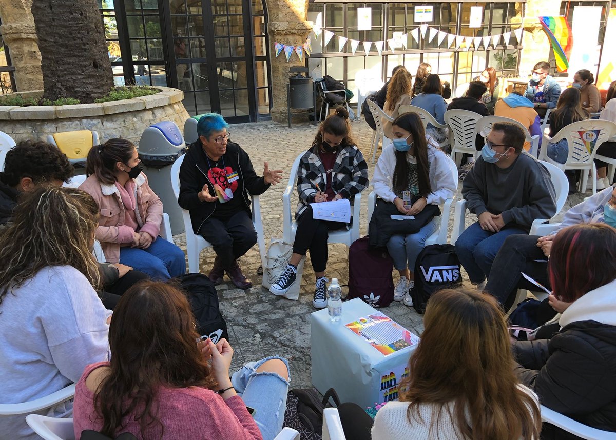 ArrabalAID's tweet image. Muy felices con la participación del #LiveLibrary sobre #LGTBIQFOBIA que hemos desarrollado en @univcadiz con la colaboración de @diputacioncadiz para fomentar la igualdad, diversidad y feminismos a través del diálogo.