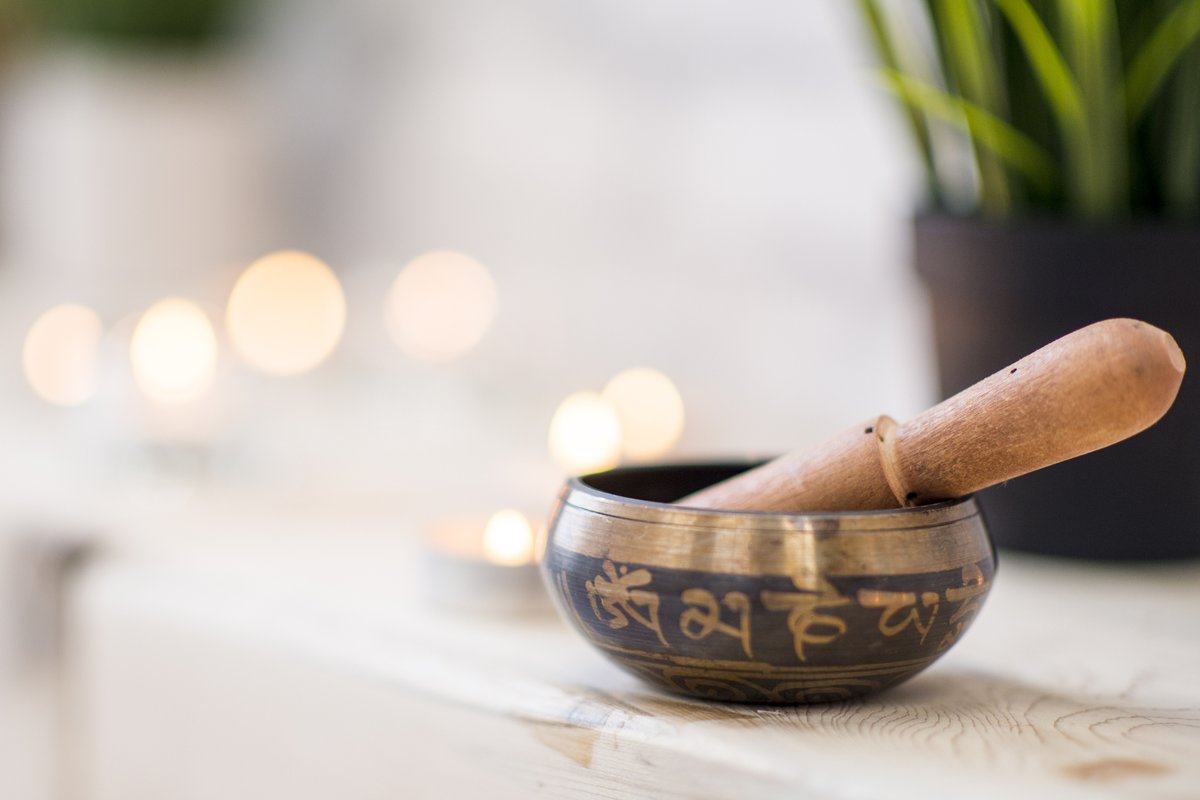 With the holiday season upon us, we may need to find new ways to help us press pause and relax. Sound Wave Therapy can help lull the mind and body into a meditative state, promote total relaxation and help realign your chakras. More: ow.ly/IUS450GP9LH