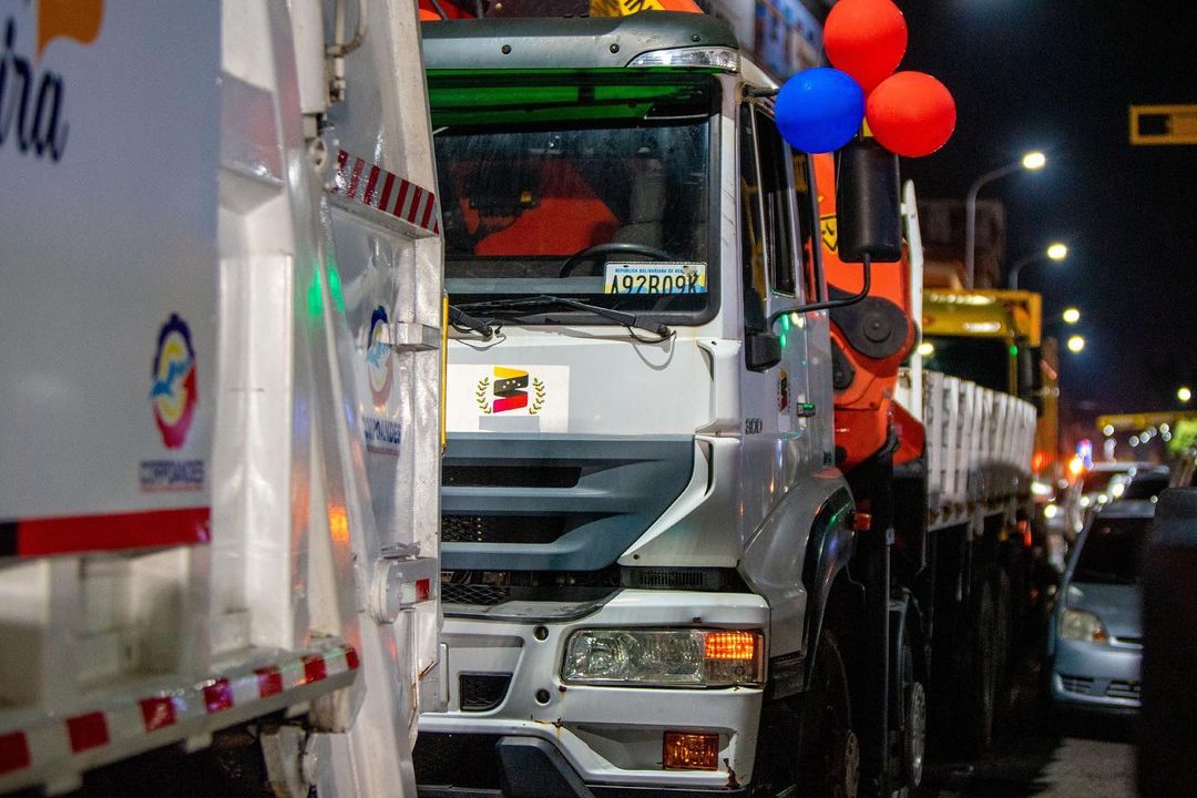 Mi gente de #Táchira junto a <a href="/Silfredo_SC/">Silfredo Zambrano</a>, futuro alcalde de #SanCristóbal inauguramos 7 contenedores de residuos sólidos que forman parte del Plan de Reciclaje en su 1era etapa, distribuidos en el casco central de la ciudad. ¡Todos con conciencia cuidemos a nuestra ciudad!