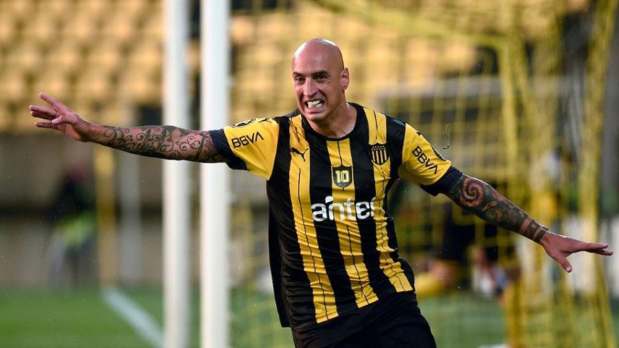 gabrielhm14's tweet photo. #Peñarol Ariel Nahuelpan podría volver a @Club_Queretaro. El delantero de 34 años es de interés de la directiva y ya hubo contactos con su representante para saber la situación del jugador 🇲🇽 https://t.co/Y23yaxMS7I