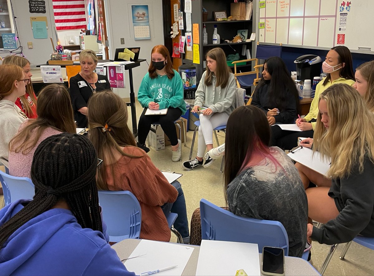 TamiSaren's tweet photo. TAP students enjoyed conversation and stories from PAGE guest speaker, Jo Breedlove Johnson!
#PAGEFGE
@PAGE_EDNews
#MiltonTAP #futuregeorgiaeducators @MiltonHighSch @DustinDavisCTE @FCSCTAE @JonesBC_MHS @richspierto https://t.co/IwY63MZeqq