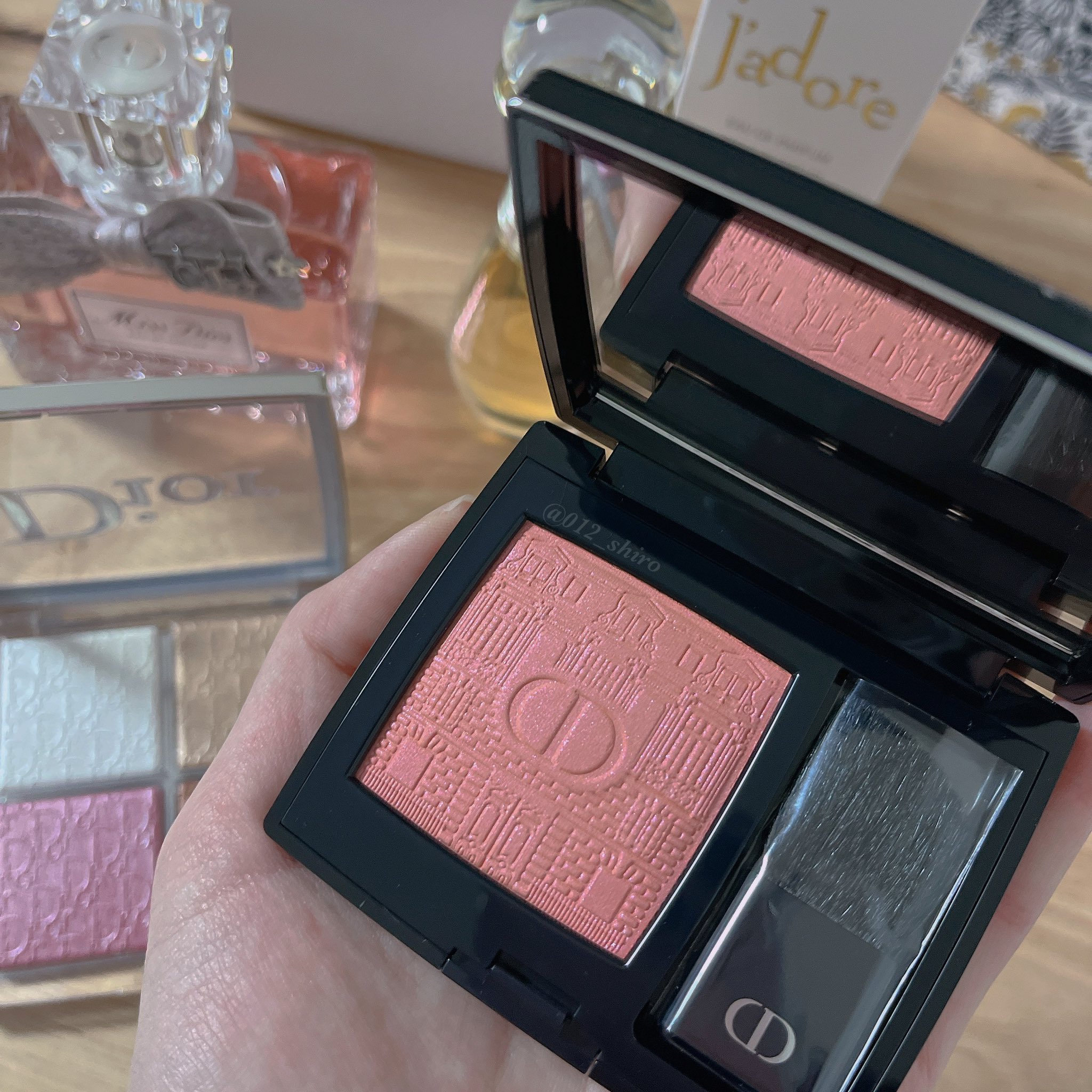 ディオール2020 ホリデー　チーク 2020クリスマスコフレ冬新作】心まできらめく「ディオール」の