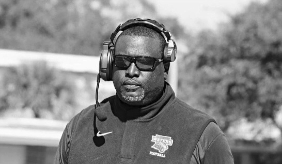 Toriano81's tweet photo. Wheels Up!! 954/305 you are up looking for guys that LOVE SCHOOL,can move the scoreboard…..Guys that won’t eat or sleep till they get to the QB!!! And GUYS that KNOW how to win!! If that’s you drop that film, so we can pull-up!!
#HuntAlone #ToBeATiger https://t.co/8cWUJQtYhv
