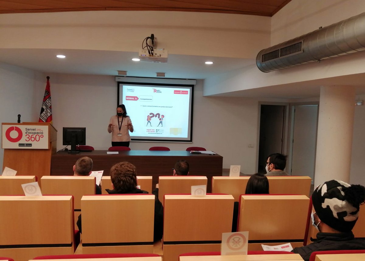 TrsOcupacio's tweet photo. Avui hem realitzat una sessió de preparació d'entrevista amb participants del #TransRassa Ocupació. Identificar i desenvolupar #competències és clau per superar un procés de selecció!

Hem treballat diferents proves selectives; una dinàmica grupal i #entrevista competencial! 💪 https://t.co/VizFNy5WpT