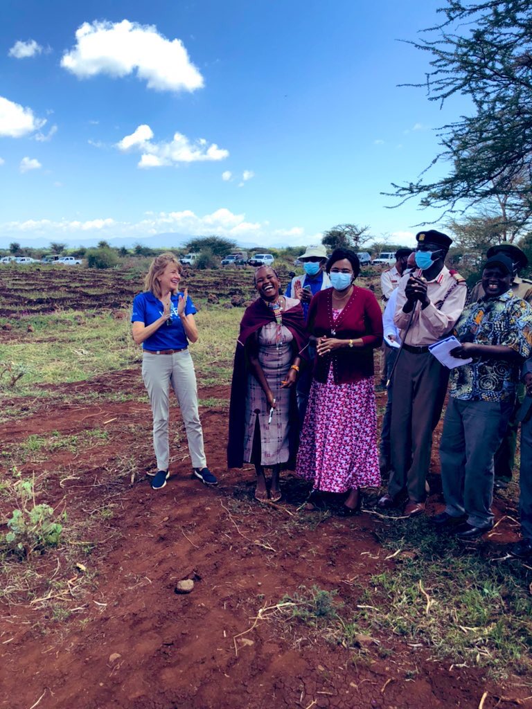 LaurenLandis1's tweet photo. Love to see #women in charge of their destiny.

#cashbasedtransfers #droughtresponse #empowerment @WFP_Kenya @PSYGKenya @SP_Kenya https://t.co/2LccYVQBQE
