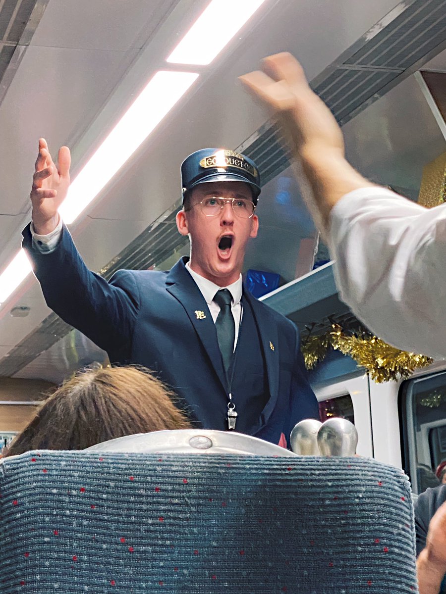 oliviabourne's tweet photo. What an awesome first week on site at the @midnorfolkrly 🚂✨ check out these action shots of #teamprancer’s first show!! So proud of what we’ve created already #ThePolarExpress ❄️ https://t.co/7FfSaMXuIX