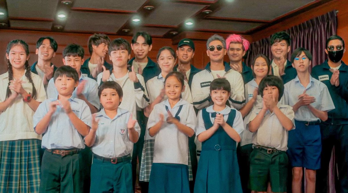 Tuipitak's tweet photo. กูก็รูสึกแบบนี้ ถึงแม้ว่ากูจะไม่ได้อยู่ใน MV นึ้ #อีกไม่นานนานแค่ไหน https://t.co/sChnzDPOUq
