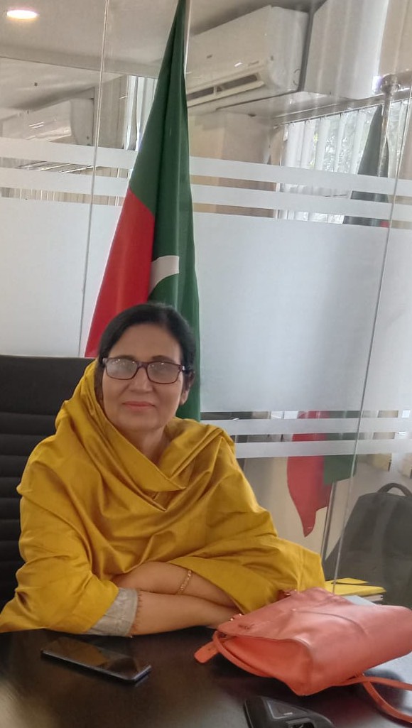 Bushrakhanum16's tweet photo. الیکشن اصلاحات ترمیمی بل پیش کرنے کی تحریک منظور
اوورسیز پاکستانیوں کو ووٹ کا قانونی حق مبارک ہو
#پاکستان_کی_ہوئی_جیتپ https://t.co/mjvd9nengC