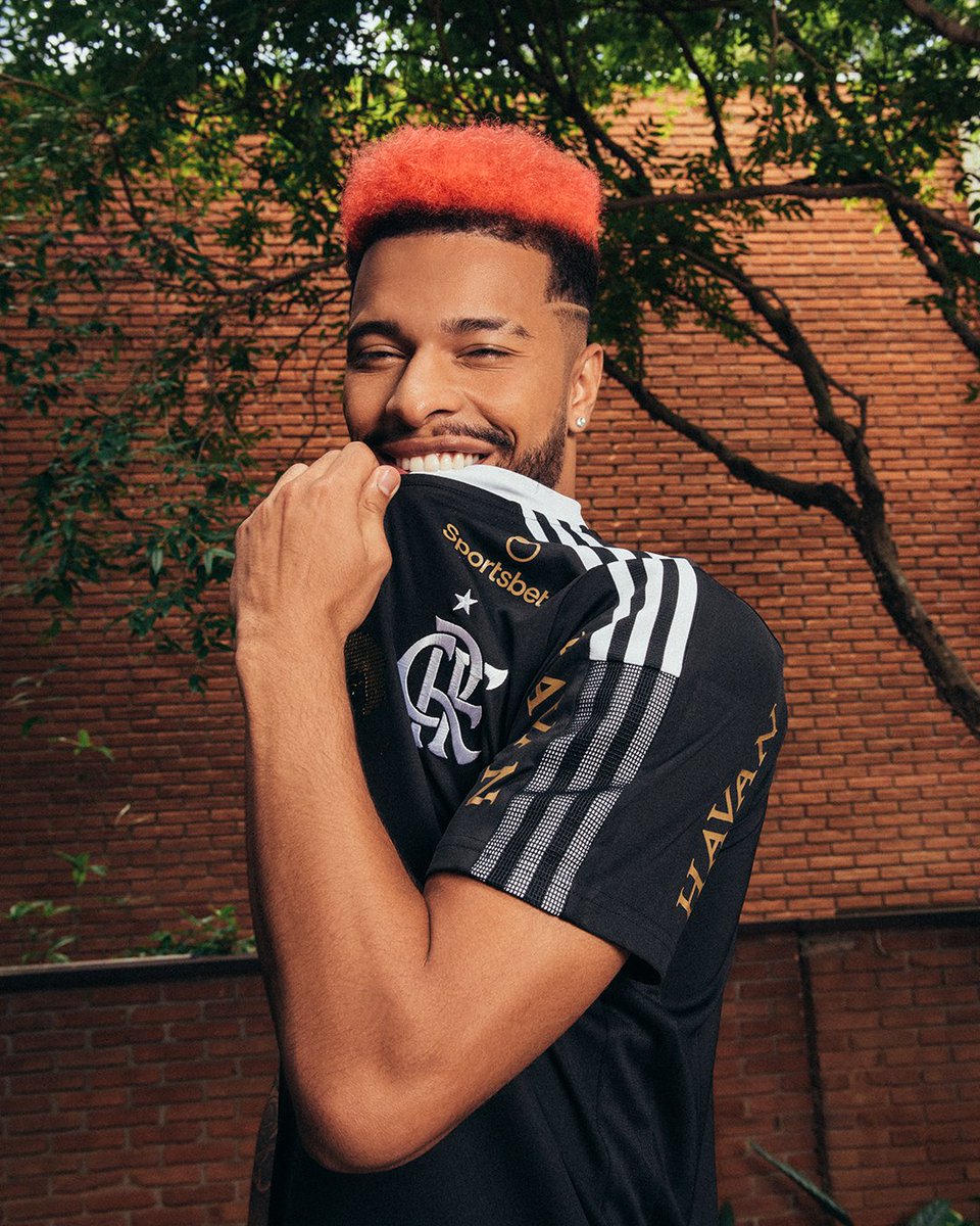 Flamengo's tweet photo. Chegou o Manto para celebrar a Excelência Negra! 
Pegue o seu na @adidasbrasil ou nas #LojasOficiaisdoFlamengo. 

#criadocomadidas #patrocínio #adidasFla https://t.co/JYKyjkBn9Q
