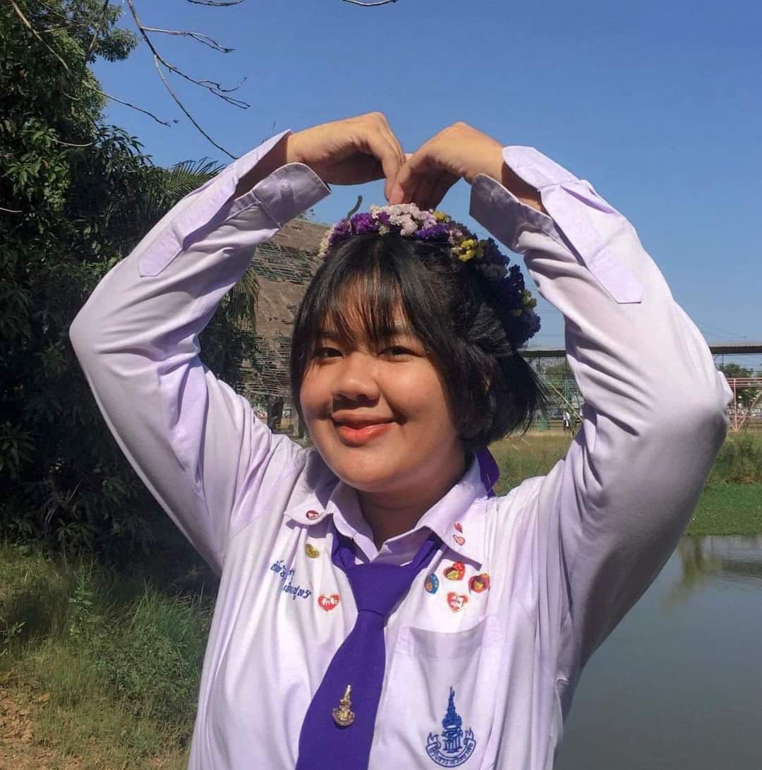 Sommtf17's tweet photo. เปลี่ยนมั้ยอ่ะ555555 บอกเลยว่าทรงผมมีผลต่อเบ้าหน้า100% และก็ยืนยันคำเดิมว่าไม่มั่นใจในตัวเองมากเนื่องมาจากรูปร่างด้วยส่วนนึง หาตอนเด็กไม่เจอ เอาตอนม.1-ม.4ไปก่อนละกะน และก็ขอบคุณการแต่งรูปและฟิลเตอร์เป็นอย่างสูง
#howmuchhaveyouchangedchallenge
ม.1 ม.2
ม.3 ม.4 https://t.co/5SYyRj7kb0