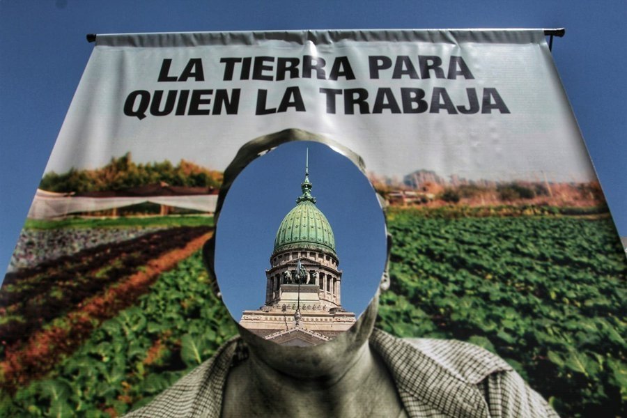 Progresistas en Red (@progresistasr) on Twitter photo El acceso a la tierra es un derecho que el Estado debe garantizar para igualar las oportunidades de quienes la trabajan. Apoyamos el proyecto de #LeyDeAccesoALaTierraYA en tratamiento en <a href="/diputadosar/">Diputados Argentina</a>, para que pronto se convierta en ley! Vamos hacia #UnaArgentinaIgualitaria El acceso a la tierra es un derecho que el Estado debe garantizar para igualar las oportunidades de quienes la trabajan. Apoyamos el proyecto de #LeyDeAccesoALaTierraYA en tratamiento en <a href="/diputadosar/">Diputados Argentina</a>, para que pronto se convierta en ley! Vamos hacia #UnaArgentinaIgualitaria