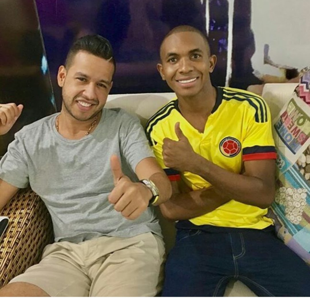 "Era tan sencillo "Marttos" que siempre conservo su estilista,su amigo"<a href="/haderkalimba/">kalimba</a> Nunca a pesar de fama y dinero,cambio sus hábitos"