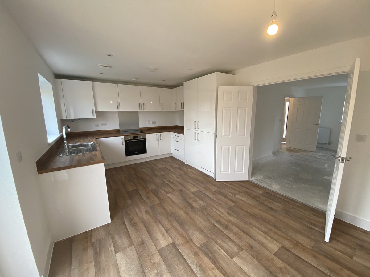 Ruby_Curo's tweet photo. My first Shared Ownership properties delivered by #Curo at #EatonPark! 

Wow! They are absolutely stunning 😍👏🏼

I can’t wait to hand over the keys to our new Shared Owners 🥰🏠🔑🍾

#EatonPark #SharedOwnership #NewBuildProperties #CuroSales #SOworthit  

@Curo_Sales https://t.co/L5NWLzcxoy