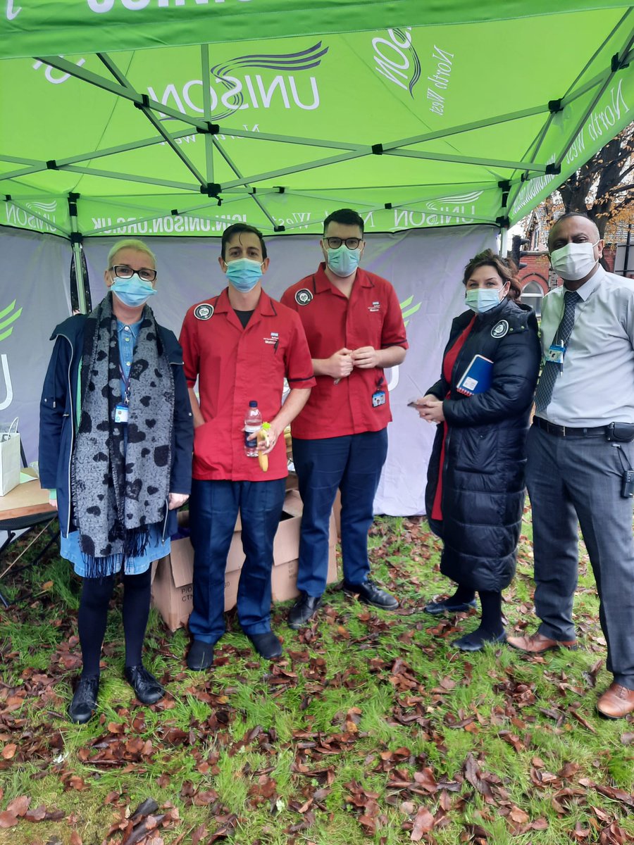 UNISONNorthWest's tweet photo. Great turn out this morning at the @BoltonHealth stall - free cakes, fruit and sweets for members as we get the #NHSPay vote out!

🧁🍎🍬 #ActivityMonth https://t.co/b65V93XLrF