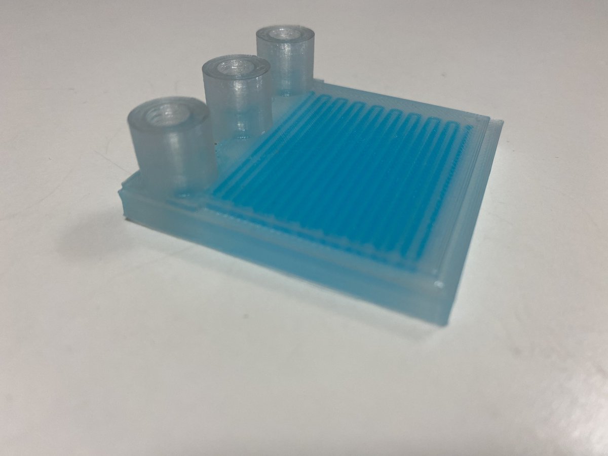 hiltonlab's tweet image. Ok so it’s hard to see, but this a dual layer #continuousflow #3dprinted flow chip with micro channels