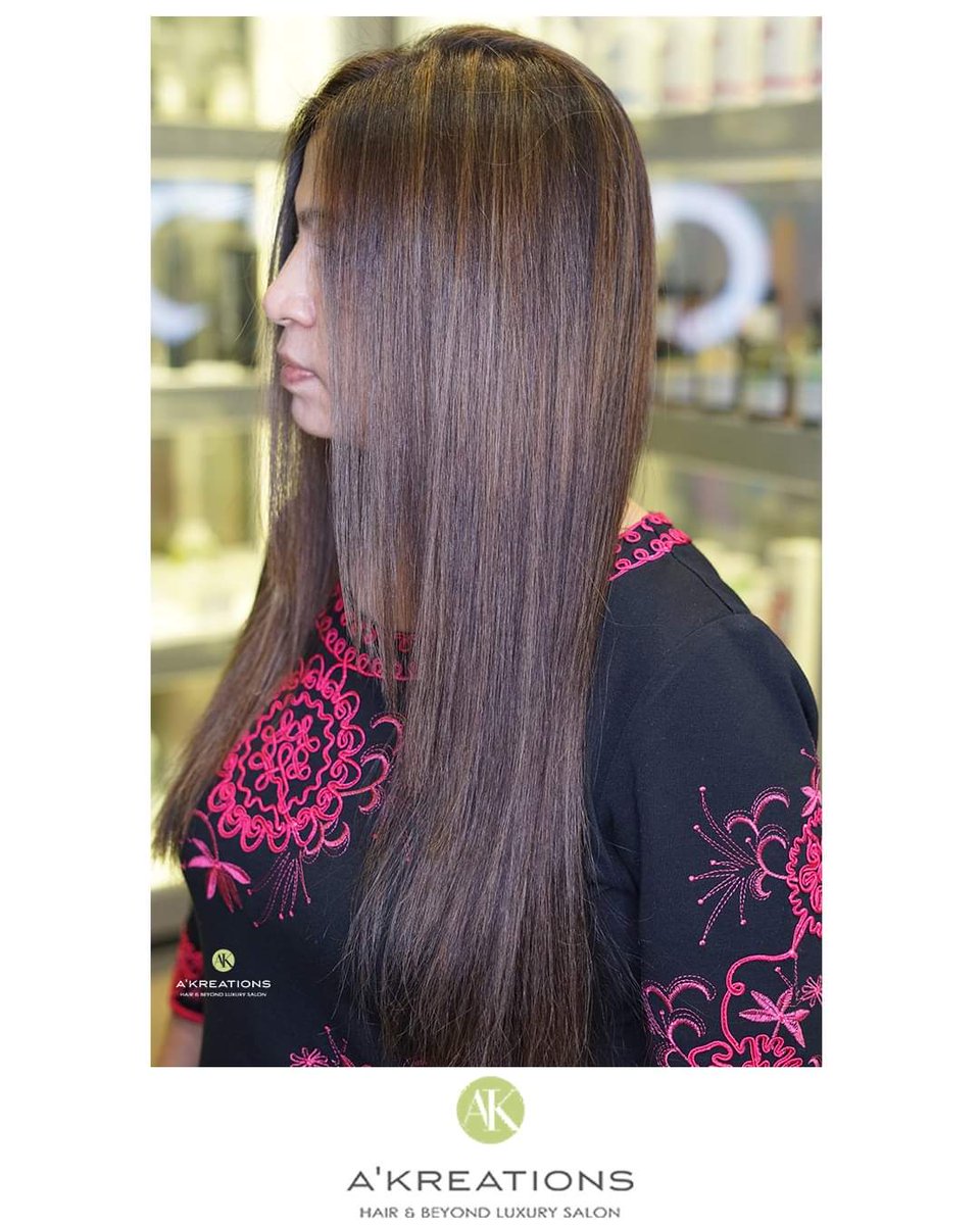 AKreationsIndia's tweet image. Hair by Top Stylist Swati Khaire.

#hairstyling #hairtrends #topstylist #swatikhaire #happyclient #highlights  #hairinspiration #hairgoals #modernsalon #hairoftheday #hairhighlights #trending #mumbaihairdiaries #bhfyp #haircolorist #haircoloring #brownhair #brownhaircolor