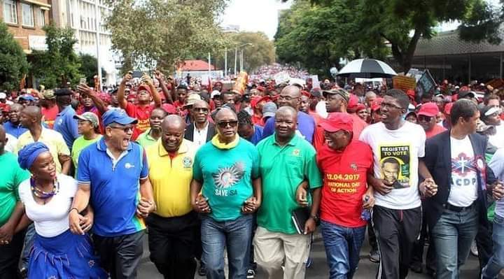 ZaneleLwana's tweet photo. Racist apartheid political parties know how easy it is to dupe black people into voting for them.They set up fronts (Action SA) or buy leaders of black political parties (EFF) and the ANC. The ruling elite knows that these political parties are useless they are controlled by them https://t.co/SPfwfgRoXS