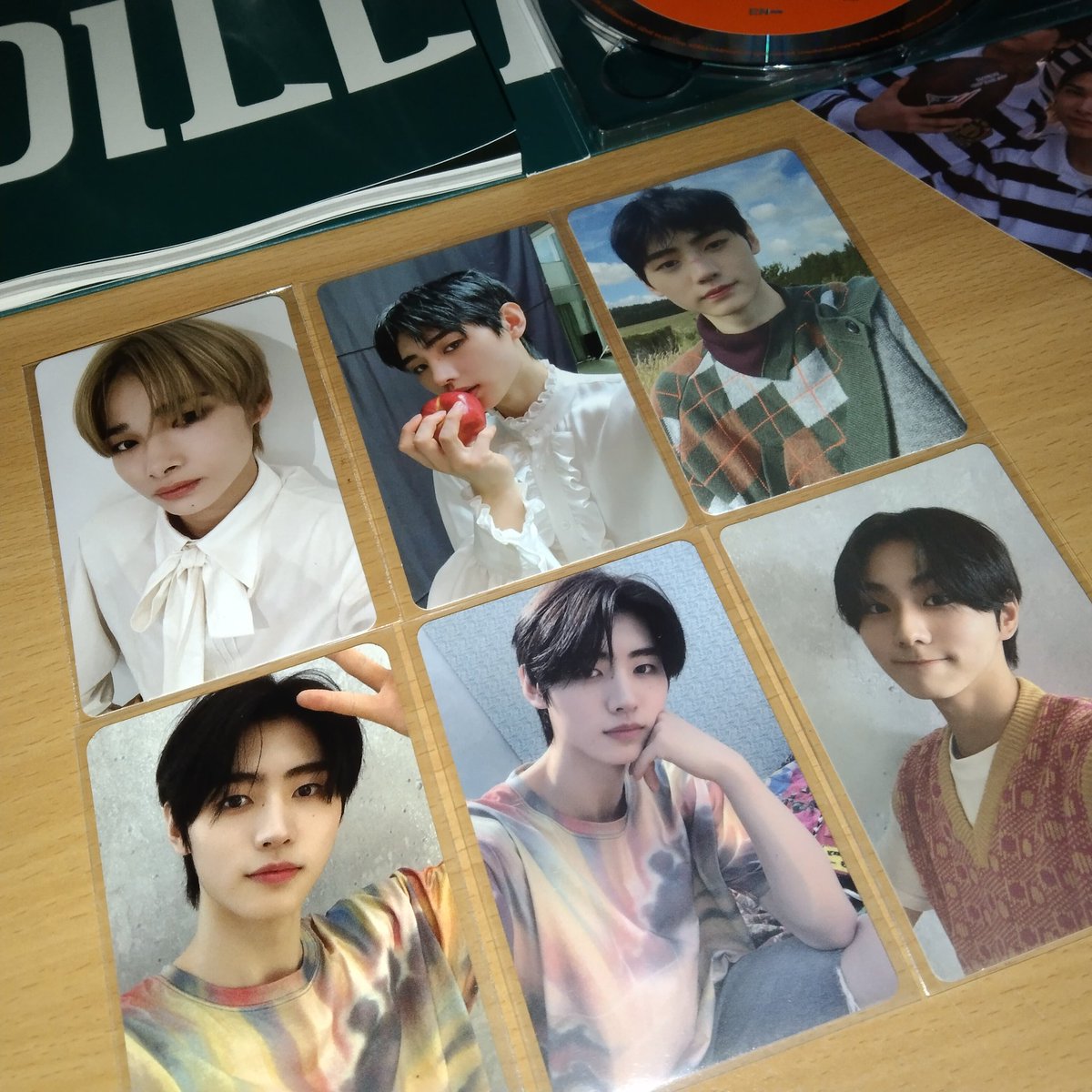 1510en's tweet photo. Ada gak yang mau tekol ini? Gue berubah pikiran lagi buat lanjut collect. Mau keep era bdo ama dd aja satu satu. 😔 https://t.co/tnKI3lB0Q2