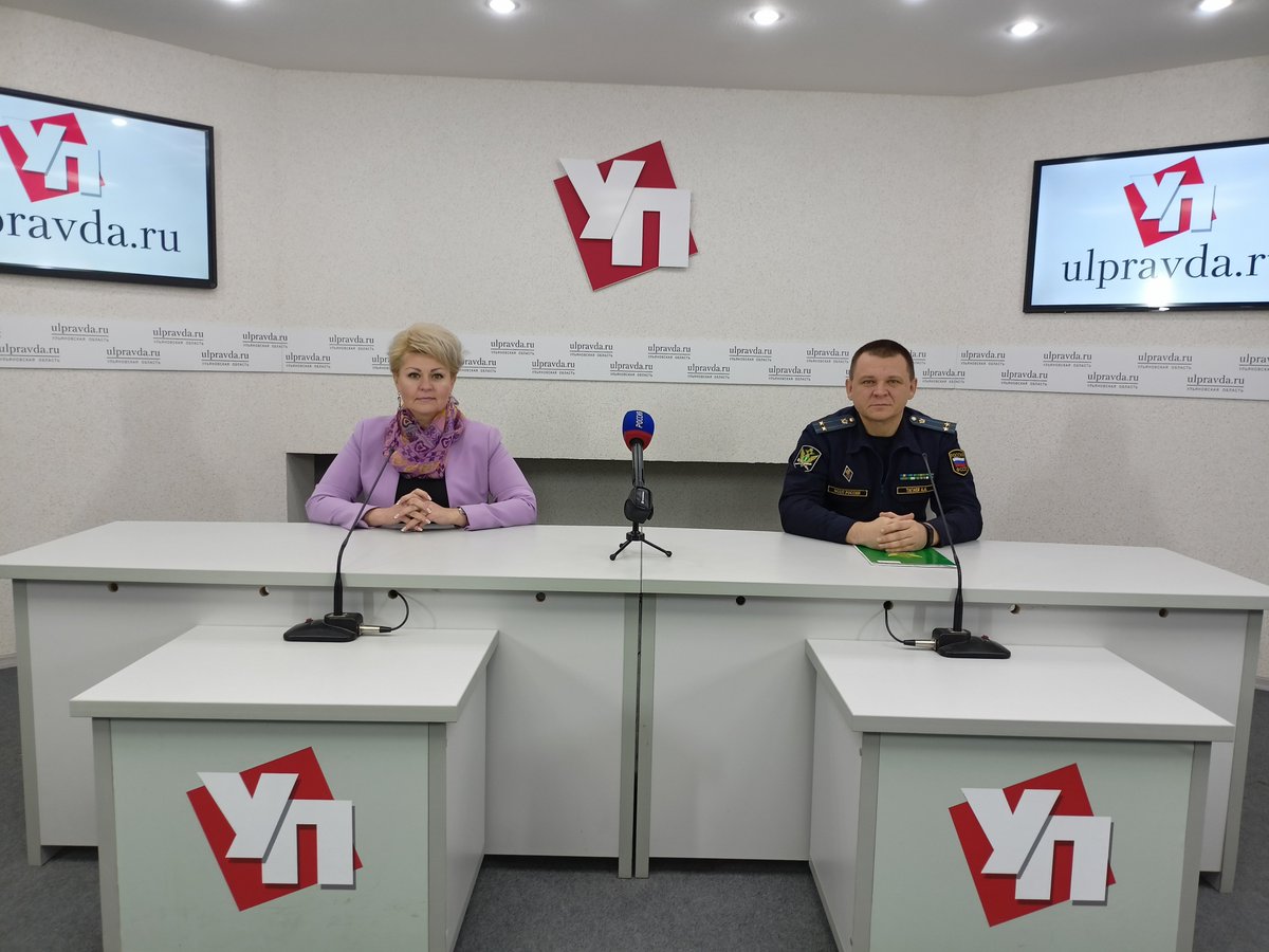 Главный судебный пристав региона и Уполномоченный по правам ребенка в области провели совместную пресс-конференцию по вопросам защиты прав детей ulpravda.ru/tv/press_konfe…