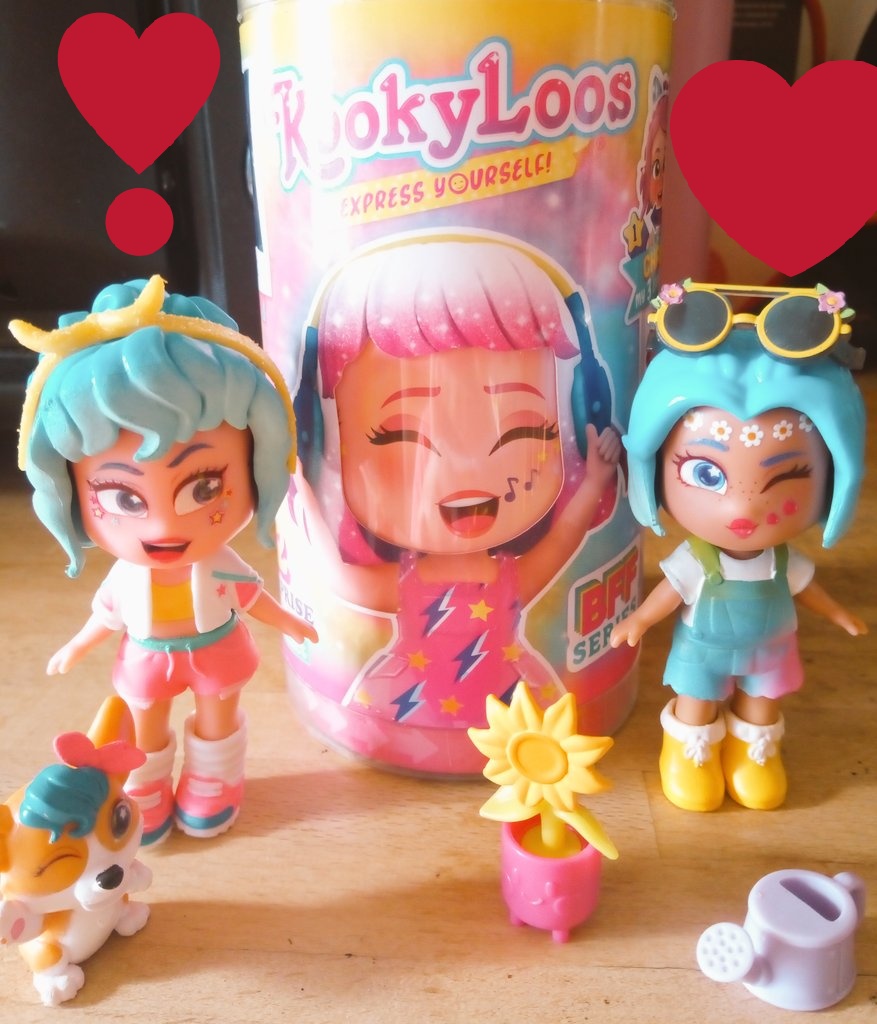 Pocket_Vero's tweet photo. Que sorpresa nos llevemos cuando nos trajeron las nuevas muรฑecas #kookyloos #ACPCSurprise #ACPCSnapshots #AnimalCrossing https://t.co/lH9RDIMxMC