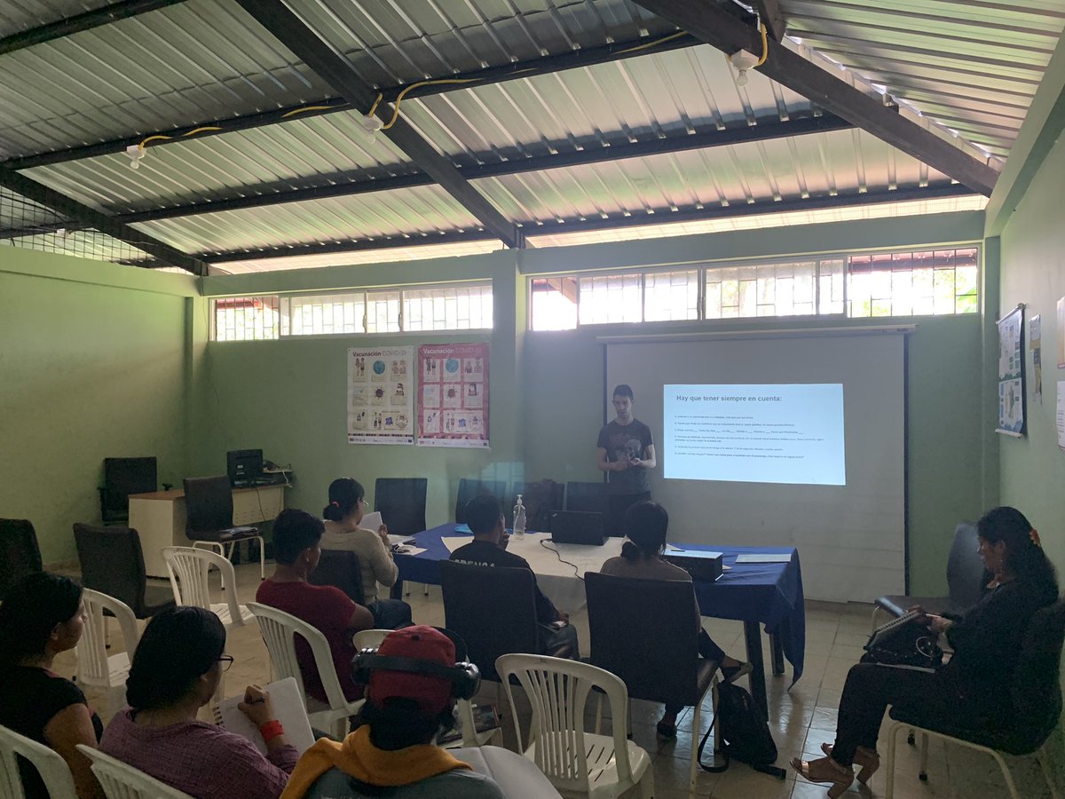 confeniae1's tweet photo. En el marco del Festival Cine @kunturnawicine se realiza un taller de dirección de cine con profesionales del Instituto de Fomento a la Creatividad e Innovación #IFAIC y comunicadores de las nacionalidades en coordinación entre la Dirigencia de Comunicación y Arte Nativo https://t.co/z3gcLNhBzI