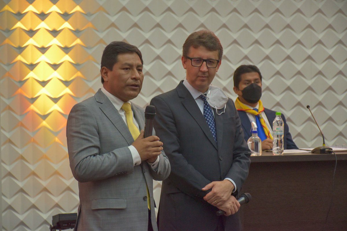 AdventistasUPN's tweet photo. Líderes de Educación Adventista de la División Sudamericana, estuvieron presentes en el #ConcilioAnualUPN

“Tenemos el desafío de preparar a las nuevas generaciones con una formación basada en principios y en nuestra identidad”, expresó el Pr. Marcos Alves, Director de la EA DSA. https://t.co/cYcNyMuvO4