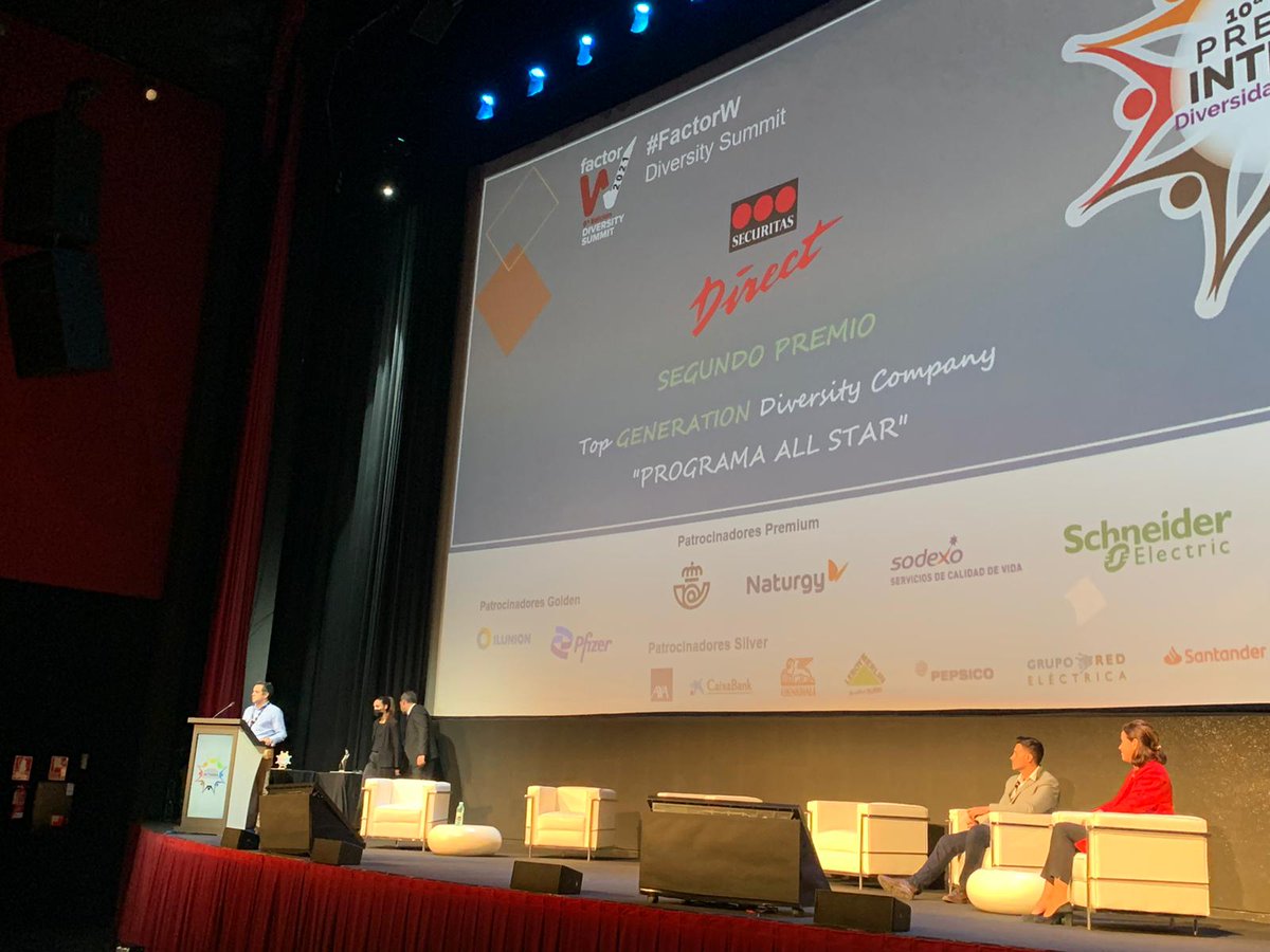 FactorW20's tweet photo. 👏 🥇Premio para @GENERALI_es en la categoría "TOP GENERATIONAL DIVERSITY COMPANY" por su programa de "Mentoring Intergeneracional" con mejores prácticas en materia de #Diversidad #Generacional. Recoge: @JZubicoa ¡Enhorabuena! 🥳 #FactorW2021.
🥈 @SecuritasDirect
🥉 @Cepsa_ES https://t.co/JSwVSey8hT