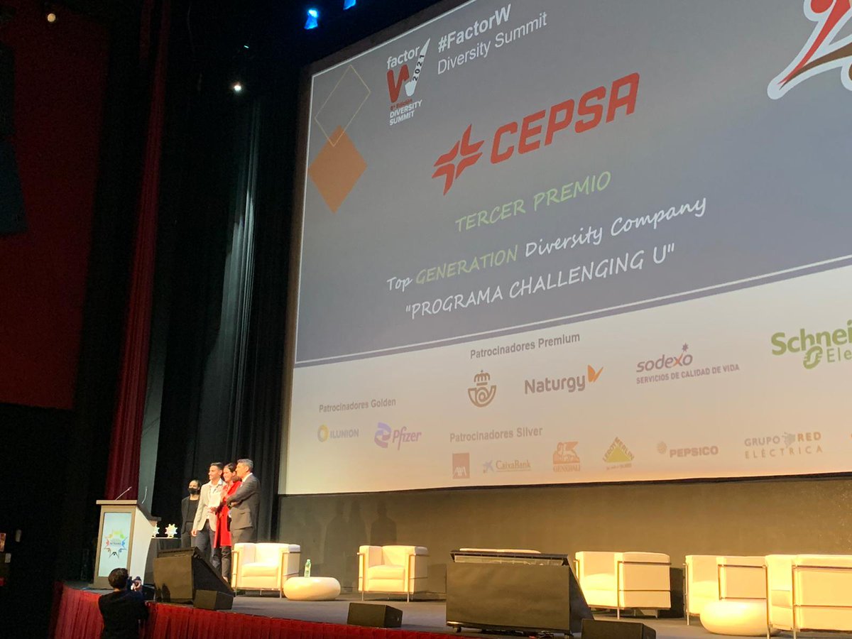 FactorW20's tweet photo. 👏 🥇Premio para @GENERALI_es en la categoría "TOP GENERATIONAL DIVERSITY COMPANY" por su programa de "Mentoring Intergeneracional" con mejores prácticas en materia de #Diversidad #Generacional. Recoge: @JZubicoa ¡Enhorabuena! 🥳 #FactorW2021.
🥈 @SecuritasDirect
🥉 @Cepsa_ES https://t.co/JSwVSey8hT
