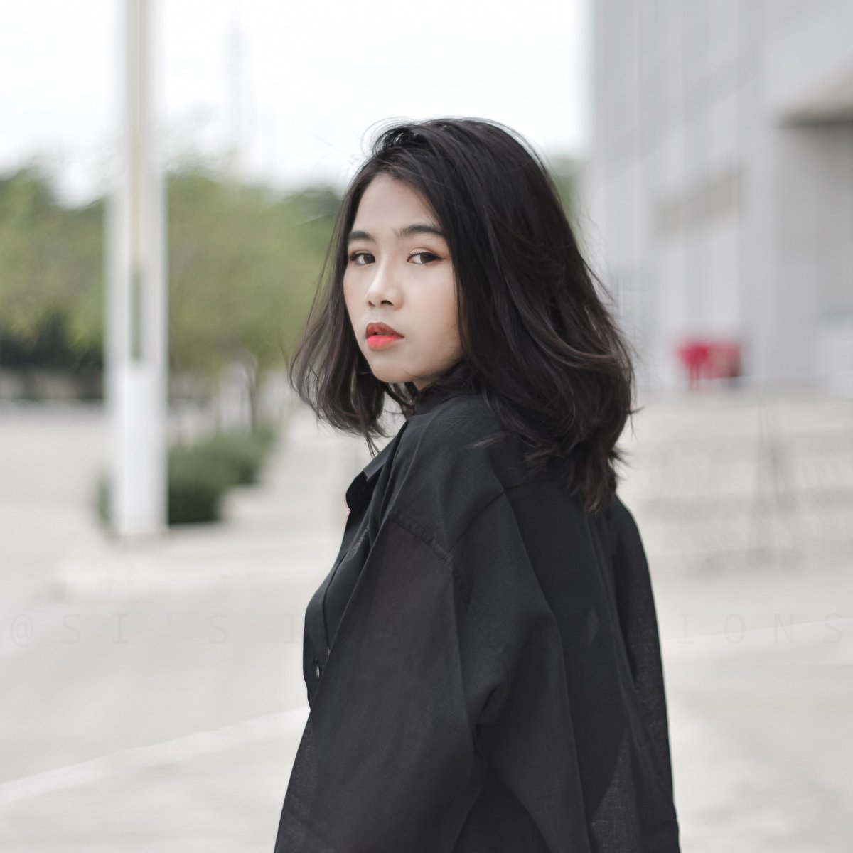 sthuhtet5's tweet photo. Girl with a fang ✨ #1

In frame - り か ひ 

📸 - The Guy Đ 

IG Post - https://t.co/DfFeDhBgnw

#portraitphotography #lightroom #ootd #ootdmyanmar #cute #Myanmar #Burma #asian #asiangirls #siimaginations #myanmargirls #mandalay #visual #portrait #naturallight https://t.co/WHkHEw4G4r