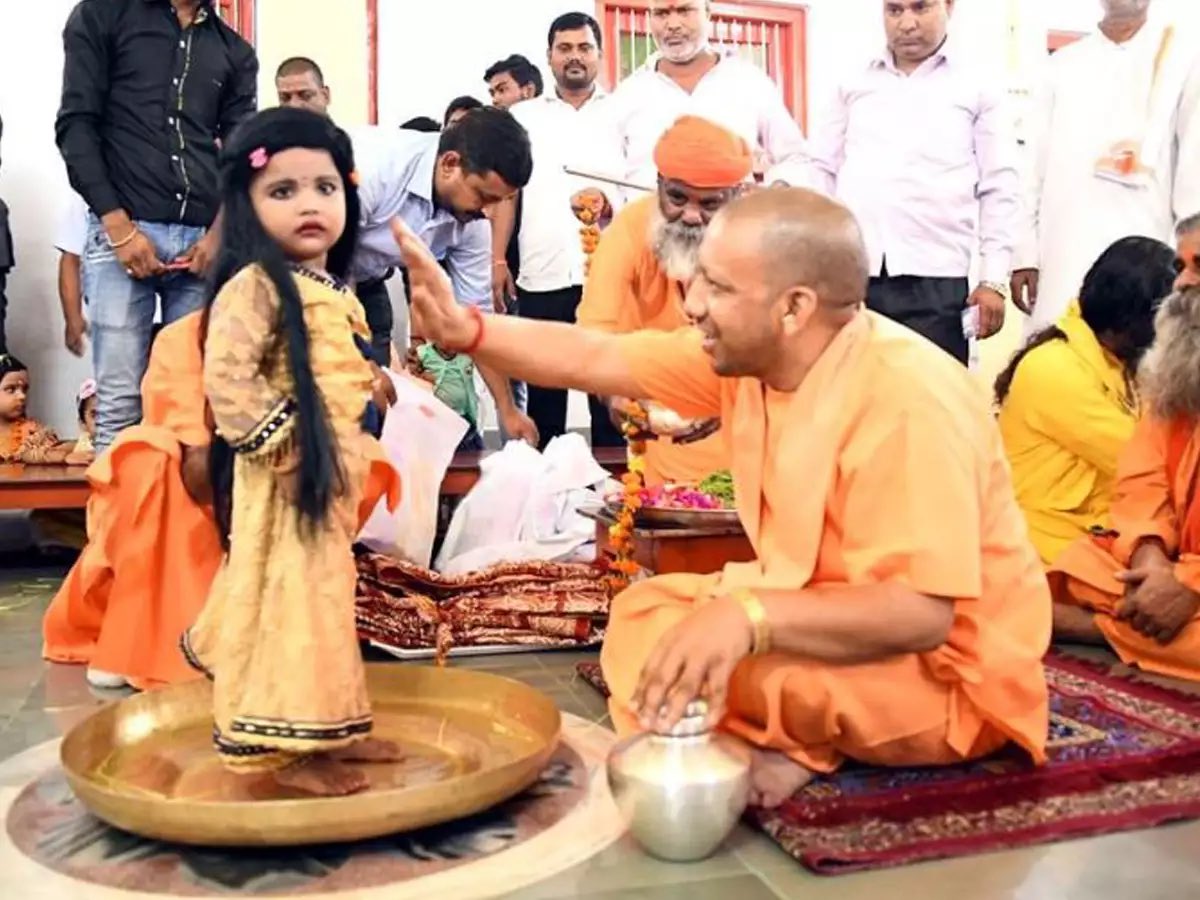phool_romio's tweet photo. दिन में पूजा और रात में गैंगरेप,
   आखिर कब मिलेगी ऐसी सरकार से आज़ादी।
#VeerDas 
#Supportvirdas 
#वीरदास https://t.co/x04tNvSMOz