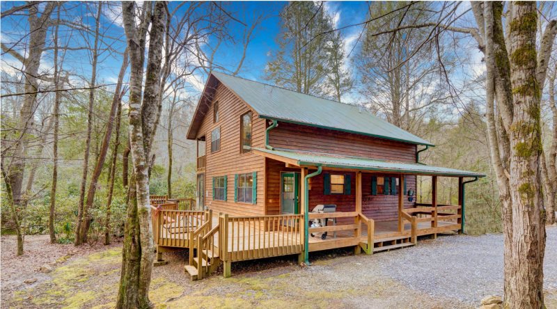 GA_MTN_CABINS's tweet photo. It's a holiday miracle -- Talking Waters has dates open for Christmas! This pet friendly paradise on the river is perfect for anglers or anyone who wants a relaxing mountain retreat.
More pics &amp; booking calendar here: https://t.co/5manz2rkmw
#riverfront #cabinrental #blueridgega https://t.co/QPjHYnIpr1