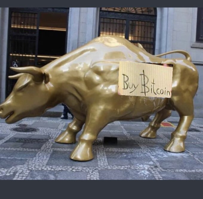 Hashratebtc's tweet photo. A polícia consegue descobrir quem vandalizou o touro  da B3, basta seguir algumas pistas. Suspeito que são membros de alguma seita https://t.co/tTMSnkXGkg
