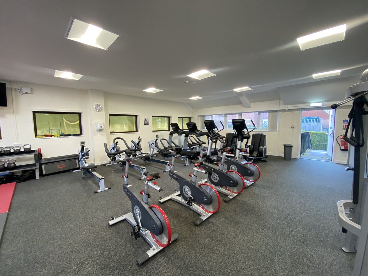 KESWsport's tweet photo. 🏋🏻♂️ The weights, cardio and core sections of the @KESWsport gym 🏋️♀️ Used for our GCSE, core PE lessons and elite performance athlete S&C sessions #gym #fitness #cleangym https://t.co/w6166k9TgG