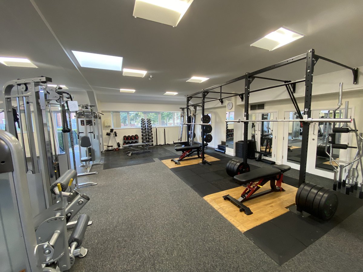 KESWsport's tweet photo. 🏋🏻♂️ The weights, cardio and core sections of the @KESWsport gym 🏋️♀️ Used for our GCSE, core PE lessons and elite performance athlete S&C sessions #gym #fitness #cleangym https://t.co/w6166k9TgG