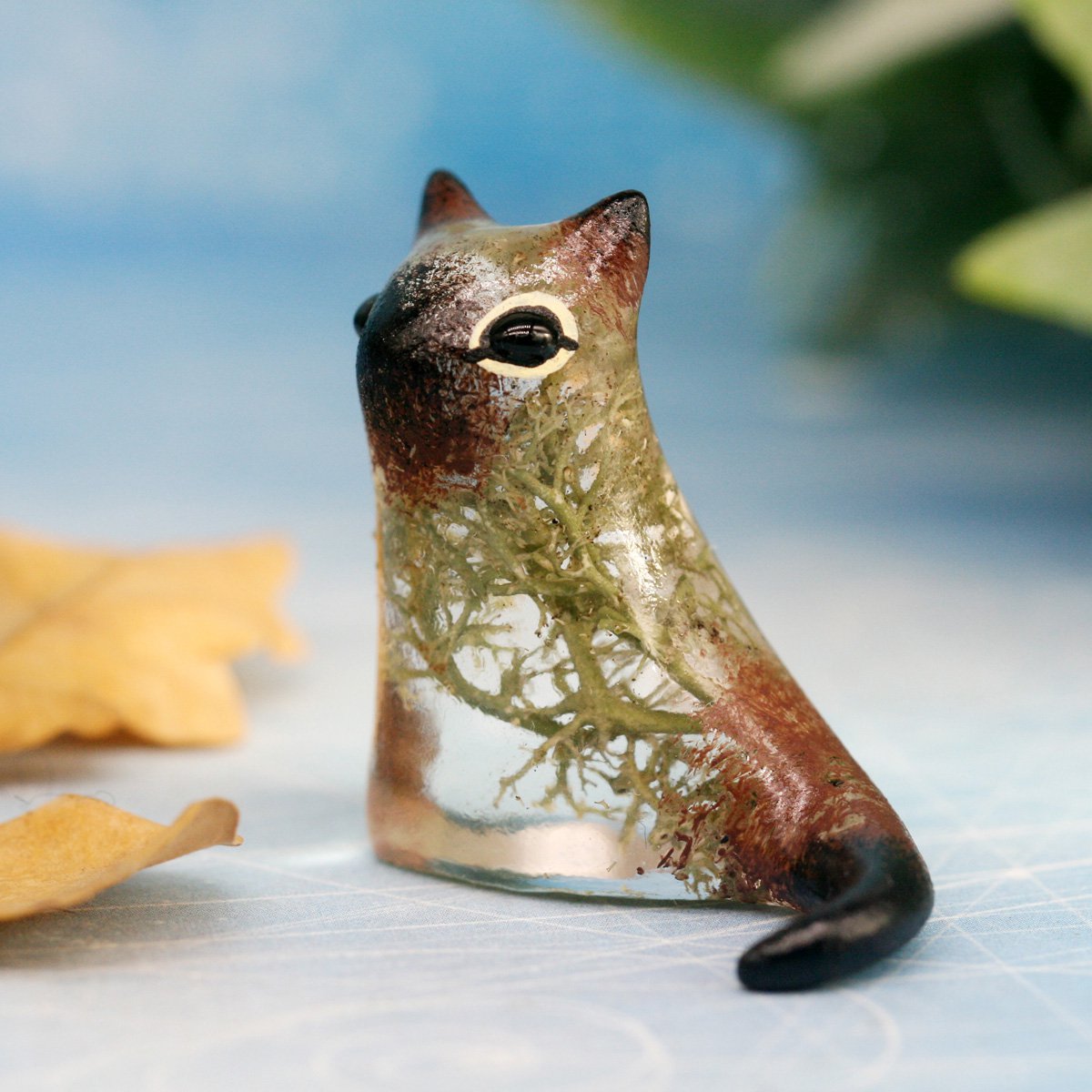 rainbowmarleo's tweet photo. There's a moss in Crystalworld that wraps itself in the illusion of something familiar. A cat for example. But after the trick is explained, you see through the fake. You can, don't you
CATS ❤️click
https://t.co/jk5Kd6gmCb
#rpghumor #cat #miniature #kitty #kitten #transparent https://t.co/B1mNXvNsug