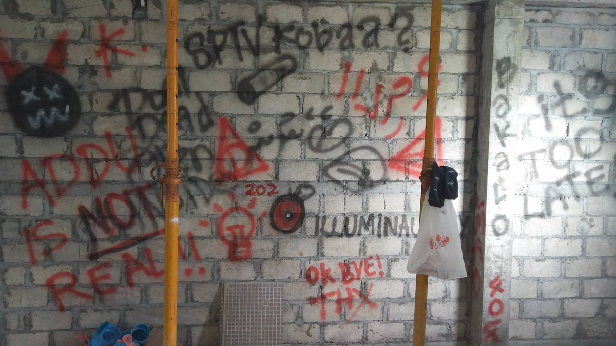 spaceparade's tweet photo. Sometimes we do work for our videos that go unnoticed by most viewers. Here's an example of that. We spent three or so days prepping this location for an ad for @pizza_buona. Who caught the graffiti jokes/references in the ad? https://t.co/hEbnXZiHqO