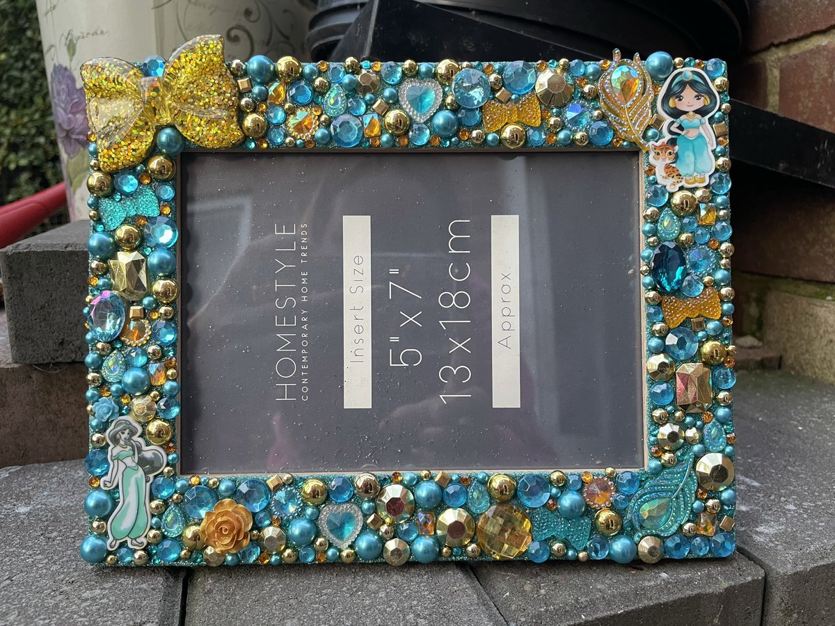NatalieEdex's tweet image. Princess Jasmine is my favourite Disney princess!! 🥰 who is yours? Also I am back open again to take new orders 💖🥰 #shiningshimmeringsplendiddesigns #customphotoframes #sparkleandshine #disney #aladdin #princessjasmine #awholenewworld #etsygifts #etsyselleruk #smallbusinessuk