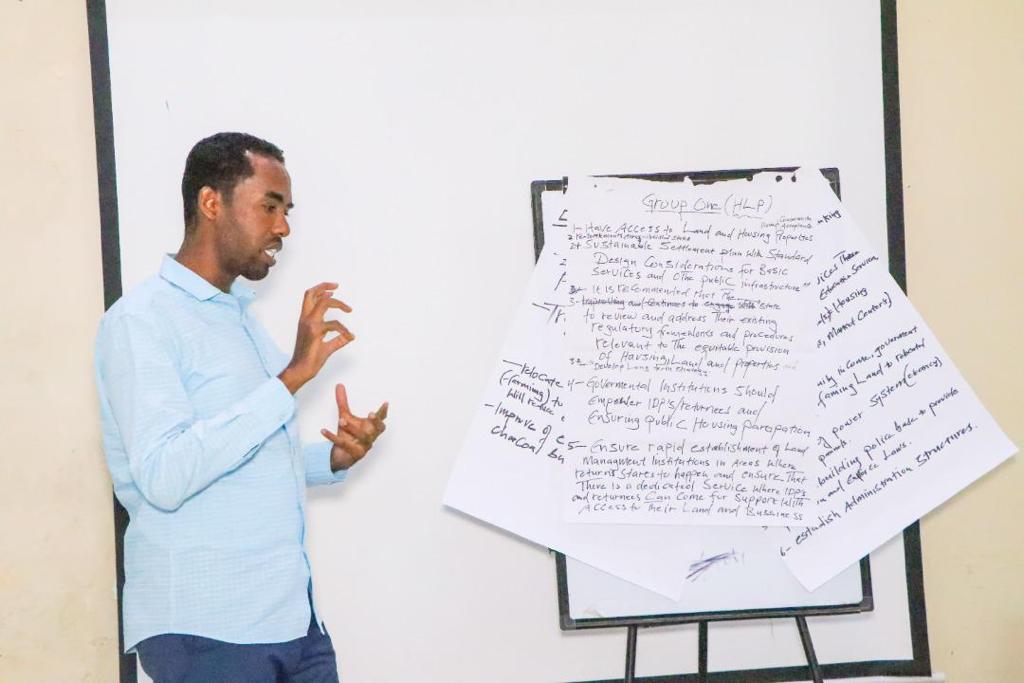 2/2 The deliberations were part of the National Durable Solutions Strategy 2020-2024, which previously took place in the various Federal Member States to establish a viable environment and a lasting durable solution for IDPs and returnees. @AmbGamal @sara_bilan @DSS_Somalia