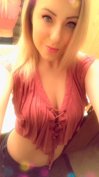 Pretty eyes and pretty lips, what more could you ask for https://t.co/KtaIGx7NQ5<a href="/tag/bikinibody"class="tags"><span>#bikinibody</span></a><a href="/tag/breast"class="tags"><span>#breast</span></a><a href="/tag/sideboob"class="tags"><span>#sideboob</span></a><a href="/tag/blondehotwife"class="tags"><span>#blondehotwife</span></a>