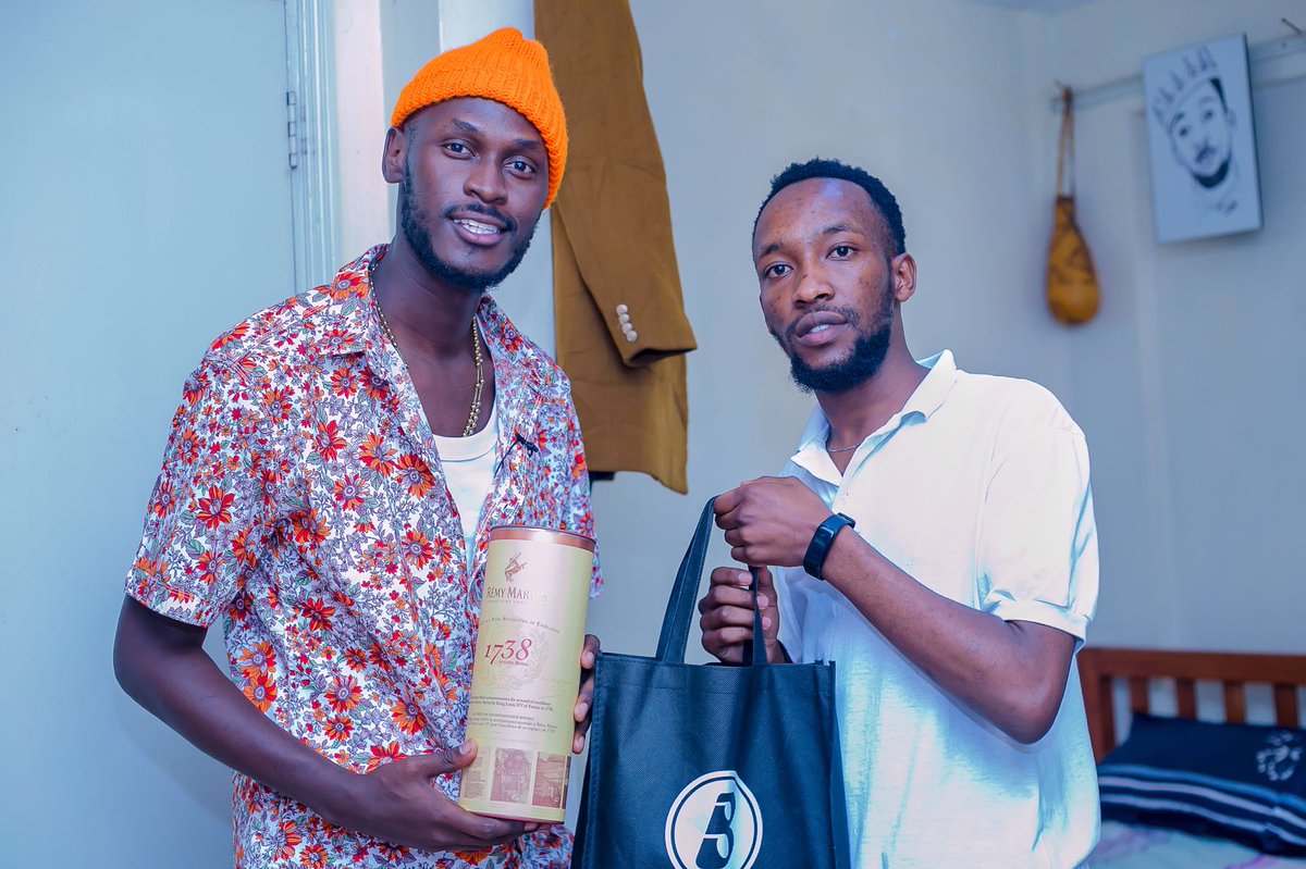 RabbitTheKing's tweet photo. Winner Number 4. Anaitwa Kaka Jack from Allsoaps Thika Rd. 
We talked about challenges the educated youth face , listened to my new EP ‘Happy Hour’ that drops 30th November. 
#KingKakaHappyHour https://t.co/hivViovhY5