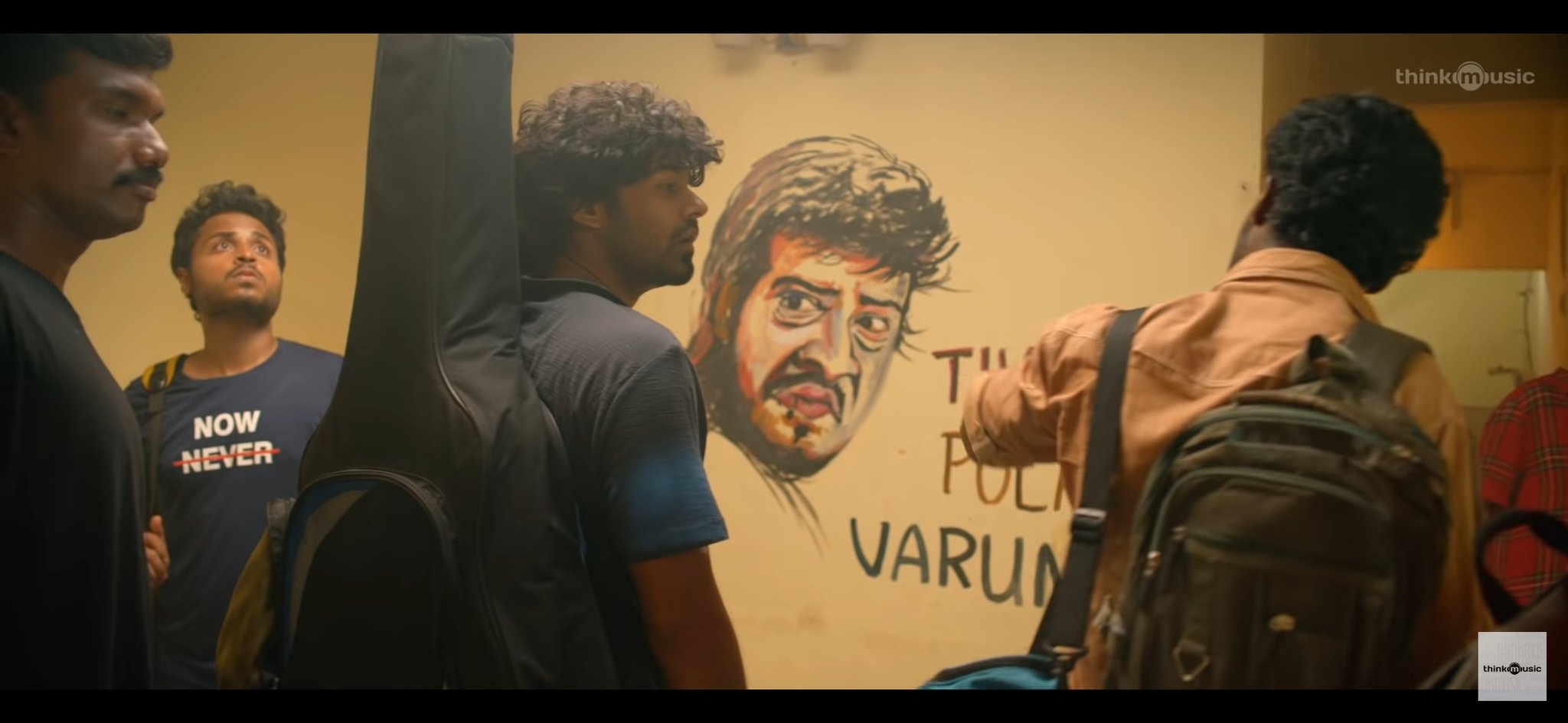 𝗠𝗿.𝗗 𝗘 𝗩 𝗜 𝗟 ☠︎⚕ on X: "Thala Ajith reference in #HridayamTeaser ...  Written dialogue on the wall "Thala Pola Varuma"😎🔥 Congrats to Hridayam  Team 🎉💫 #AjithKumar #Valimai https://t.co/ZjjR9aZNQH" / X