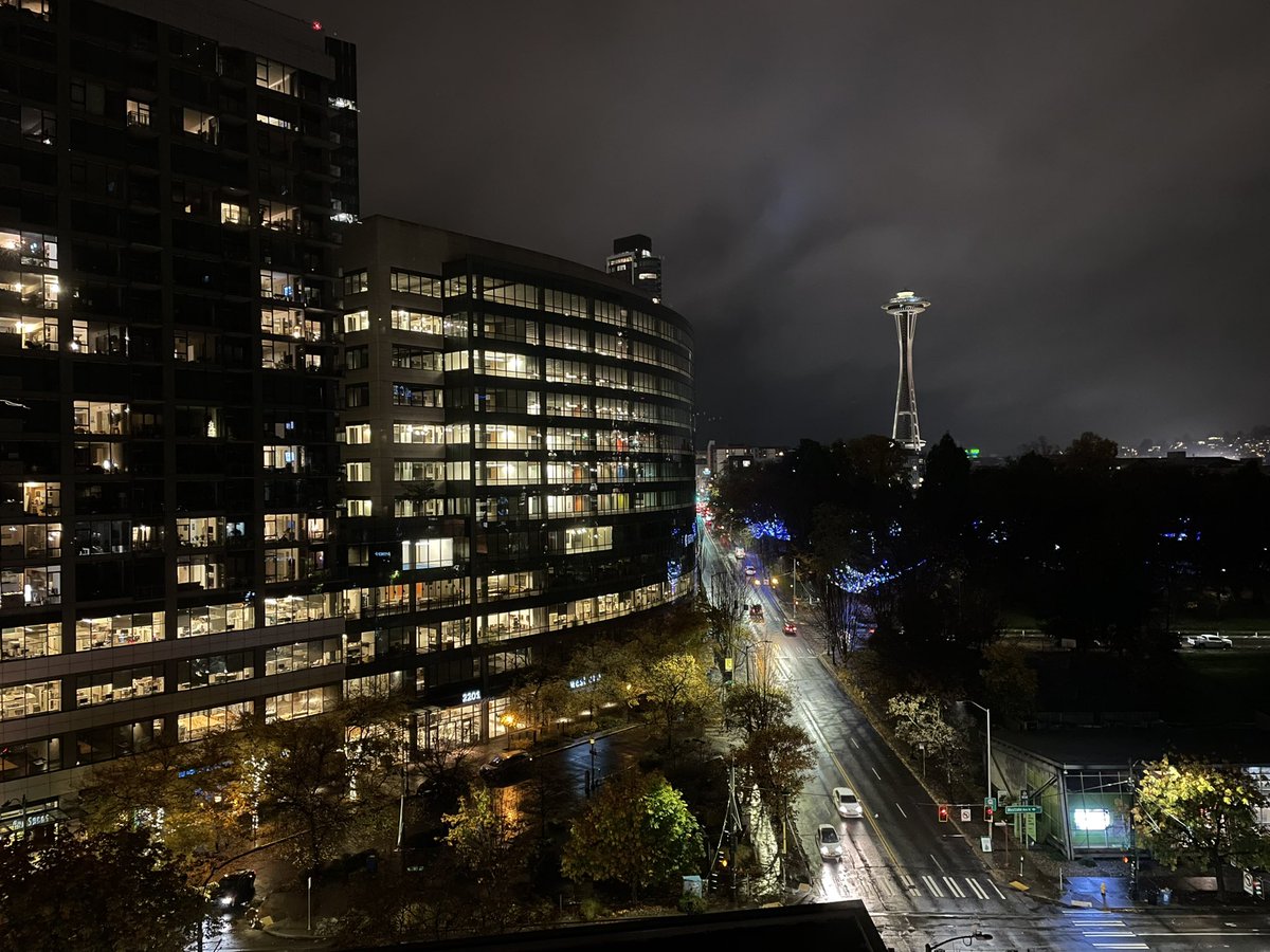 pics_seattle's tweet photo. Some very recent pictures of downtown Seattle, the Amazon Spheres, and the Space Needle from in and around the @PanPacificSea hotel. cc @downtownseattle #panpacificseattle https://t.co/V4e0MfqvnW