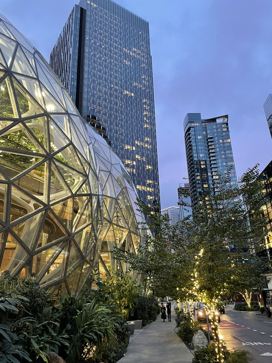 pics_seattle's tweet photo. Some very recent pictures of downtown Seattle, the Amazon Spheres, and the Space Needle from in and around the @PanPacificSea hotel. cc @downtownseattle #panpacificseattle https://t.co/V4e0MfqvnW