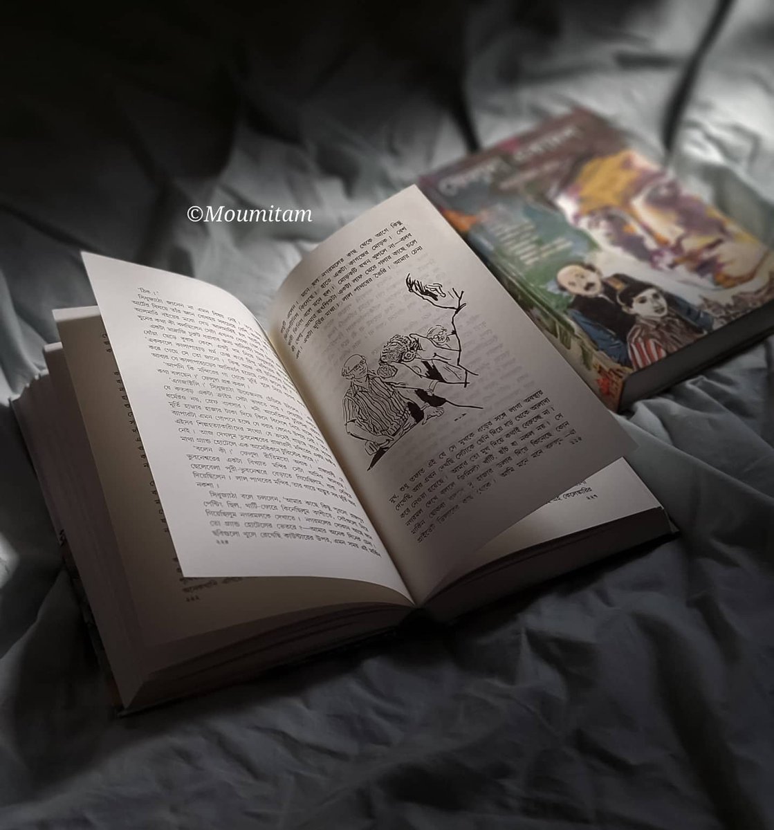 aleafunturned's tweet photo. Reading books in my mother tongue বাংলা is my obsession. Childhood habits and love have become one now.
So do you read in your mother language? Or in any other??
Ohh forget to mention that I'm bilingual. Are you?
#readinginmotherlanguage #Literature #book https://t.co/xmBnjN5kMO