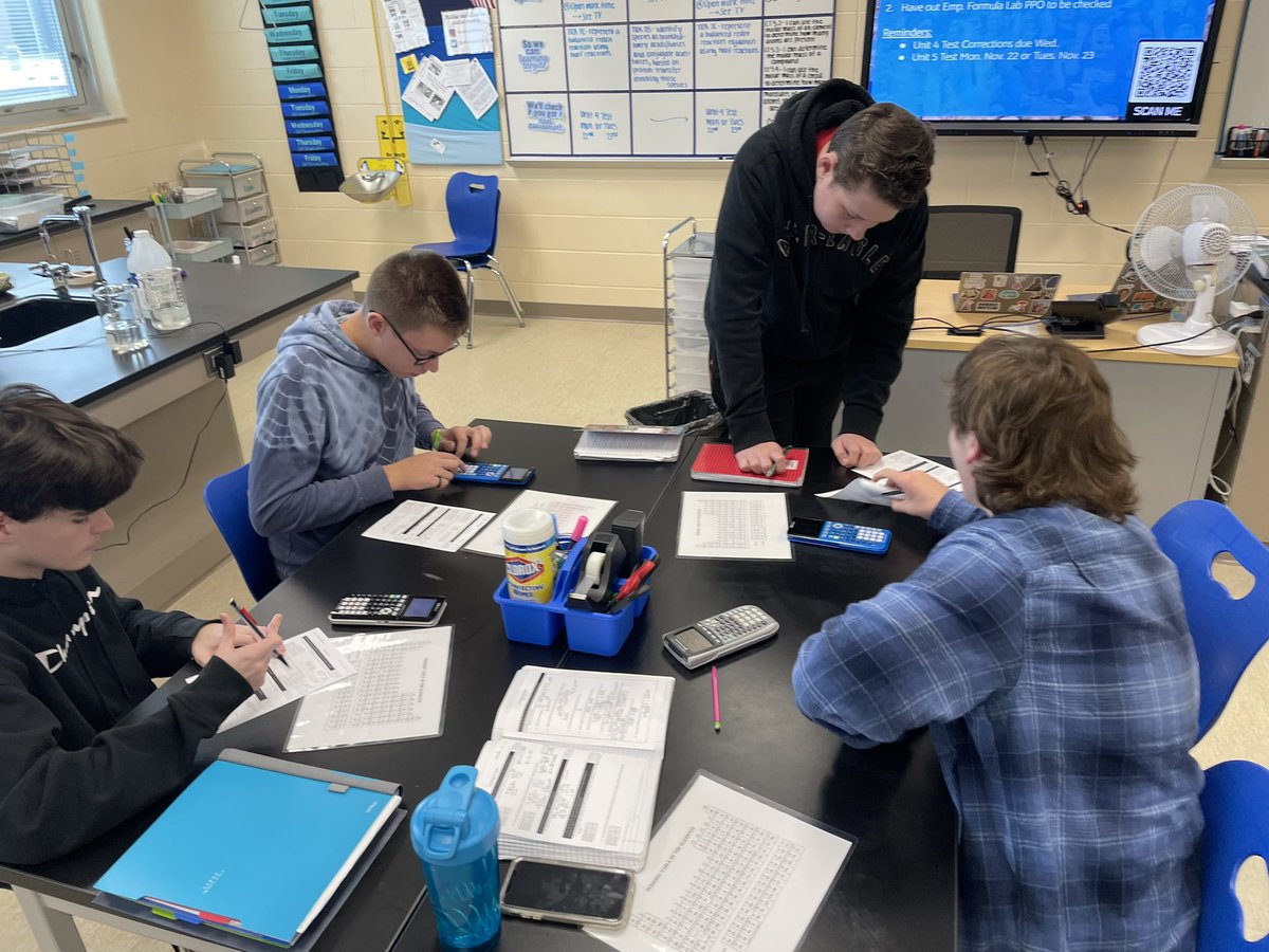 MrsBoyerOBHS's tweet photo. Just another day of honors chemistry ROCKING their quizzes through collaboration and reteaching each other tough concepts https://t.co/iJh1gIKVe7