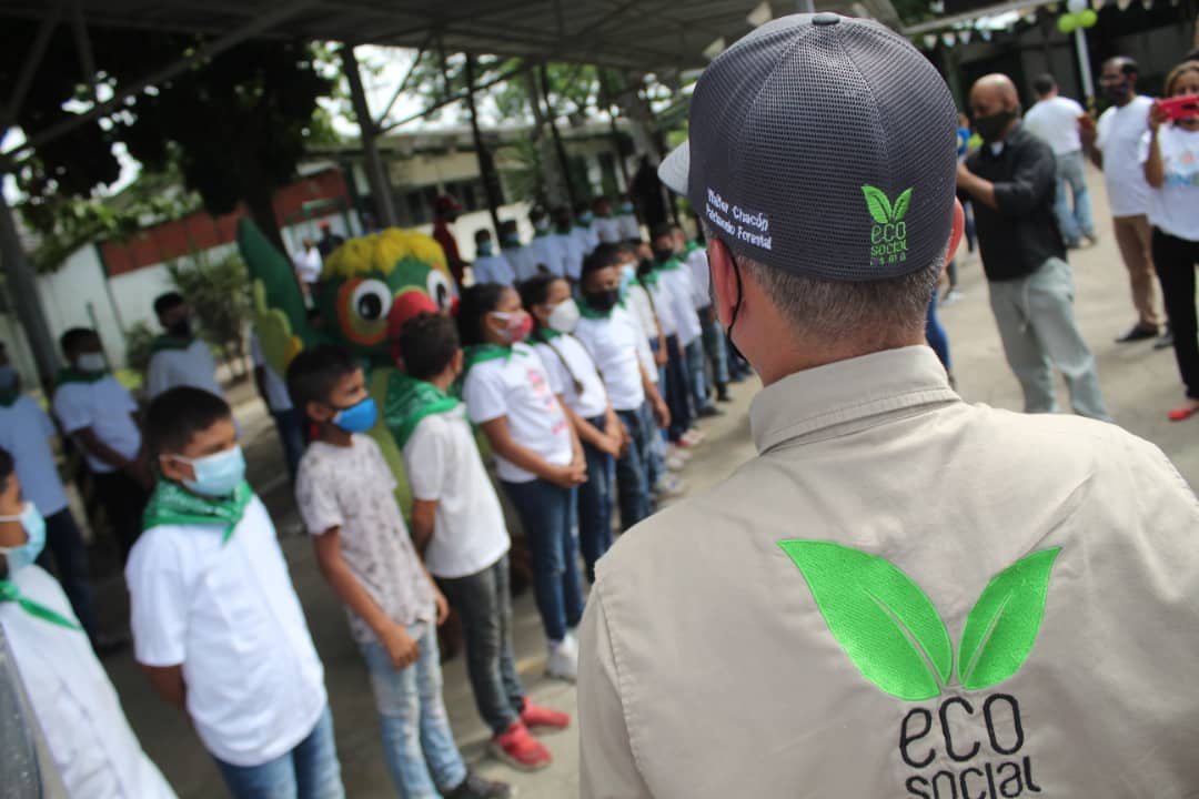 waltherchacon's tweet photo. #MotorForestalActivo | Estamos felices de haber entregado más de 30 adecuaciones a #IndustriasForestales en el Edo. #Aragua. Reafirmamos nuestro compromiso de seguir apoyando a los productores del #MotorForestal en todo el país. #SistemaElectoralEsGarantía #17Nov https://t.co/IZDQzBebS0