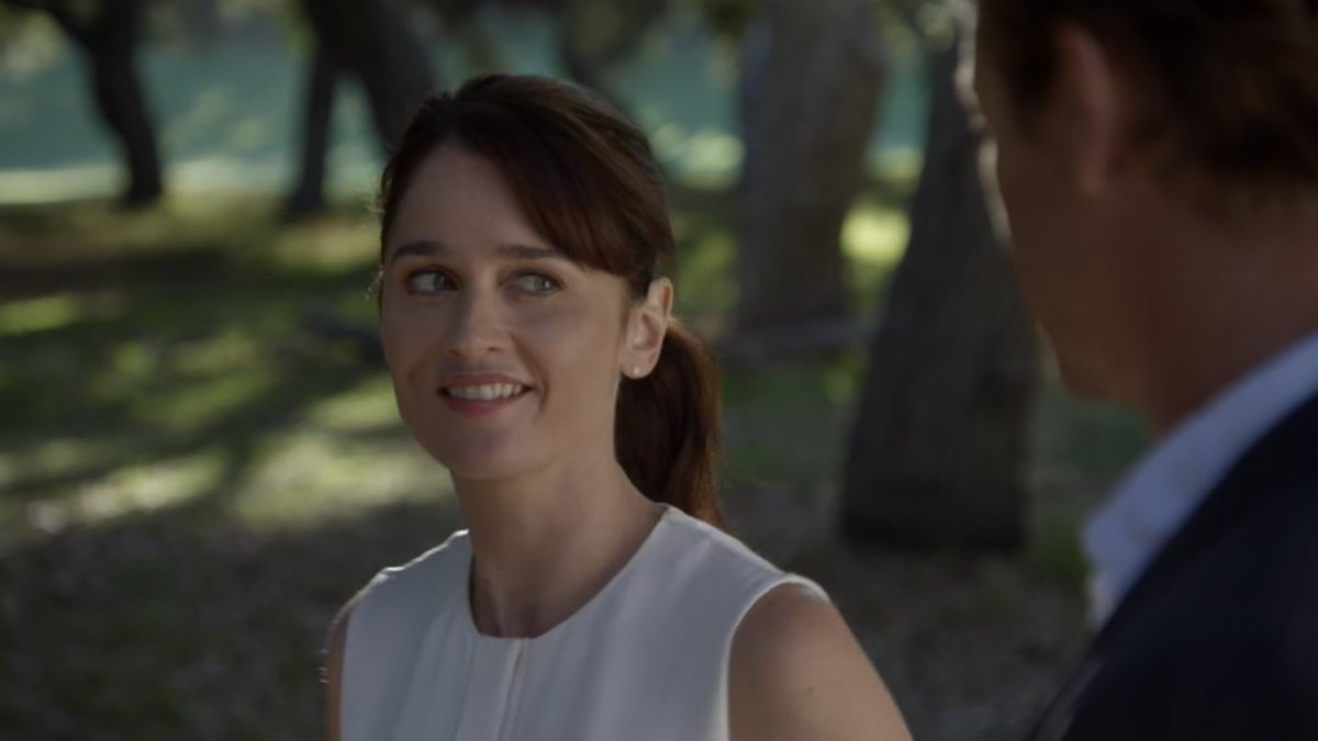 jisbonscenes's tweet photo. lisbon: except me. 
jane: oh, you have a gift for me? 
lisbon: a surprise.
jane: that's right. you think you can keep a secret from me for that long? 
lisbon: i don't think i can. i know i can.
jane: i admire your confidence. https://t.co/MSzNdvsaoy