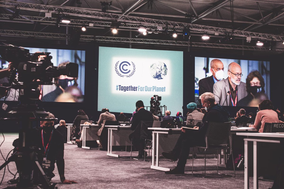 Unifor2002pac's tweet photo. #Unifor was among several Canadian unions and labour organizations at the recent COP26 climate change meetings in Glasgow, Scotland, helping to ensure Canada signed onto the Just Transition Declaration https://t.co/UwXTvuxg6U via @UniforTheUnion #Canlab #ClimateCrisis #COP26 https://t.co/2gc4bKXSsD