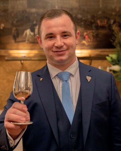 CQPLH's tweet image. #BastienDebono a remporté lundi 8 novembre le titre de 19e #MasterofPort cequepensentleshommes.fr/news-posts/bas…