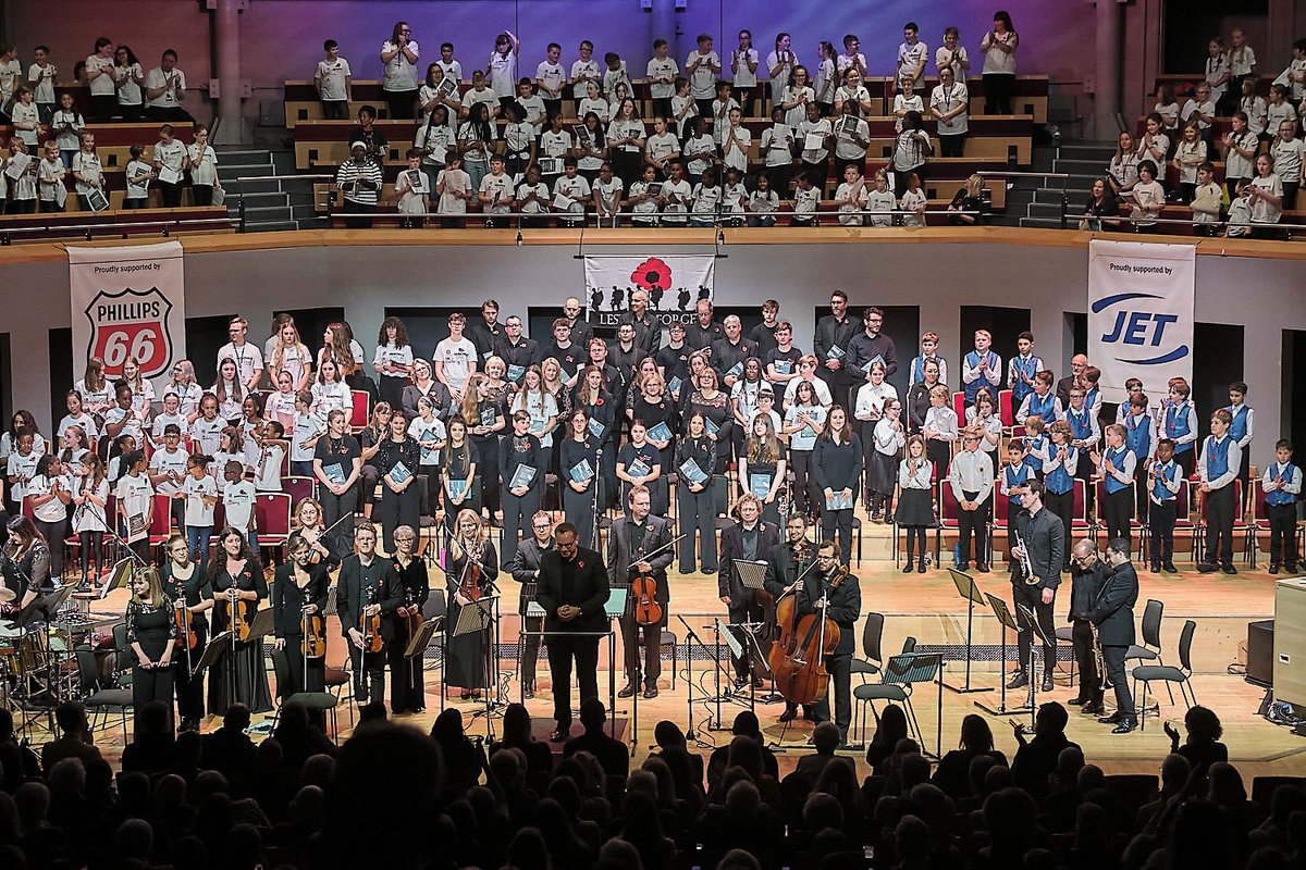 WarwickSingTown's tweet photo. Very happy to be putting up photos from recent events onto our website #warwicksingingtown and now on to Facebook at #WarwickASingingTown https://t.co/ciULQIt6qQ